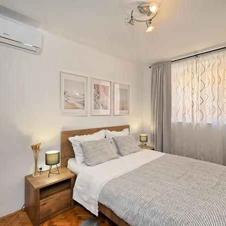 Relax Split Area With Jacuzzi And Mountain View Apartament Žrnovnica