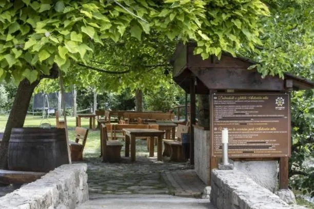 Lejlighed Relax Split Area With Jacuzzi And Mountain View Žrnovnica